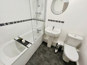 Family Bathroom- click for photo gallery